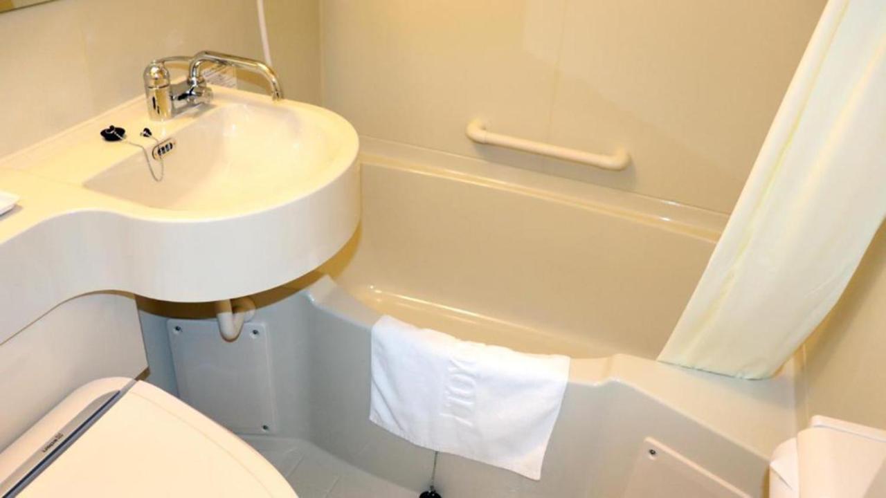 Toyoko Inn Iwakuni Eki Nishi Guchi Buitenkant foto