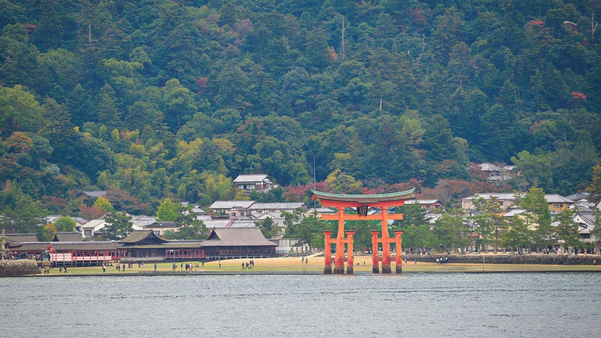 Toyoko Inn Iwakuni Eki Nishi Guchi Buitenkant foto